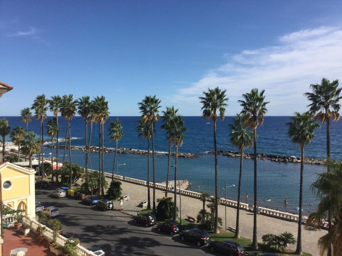 B&B Note Di Mare Imperia Kültér fotó