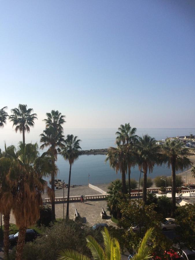 B&B Note Di Mare Imperia Kültér fotó